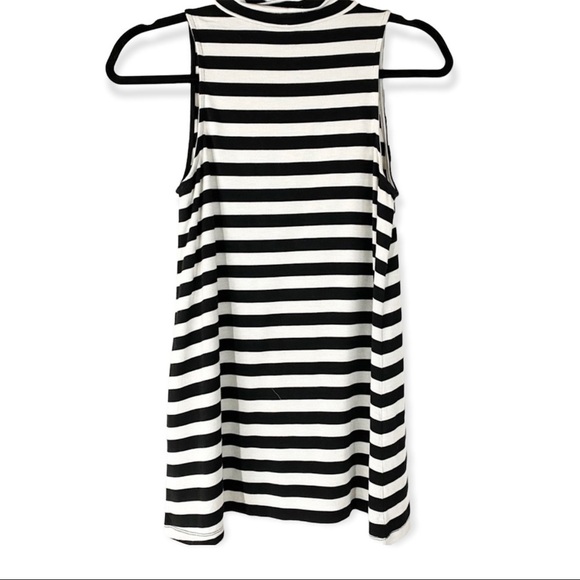 Cupcakes & Cashmere Stripe Sleeveless Top - Picture 4 of 4